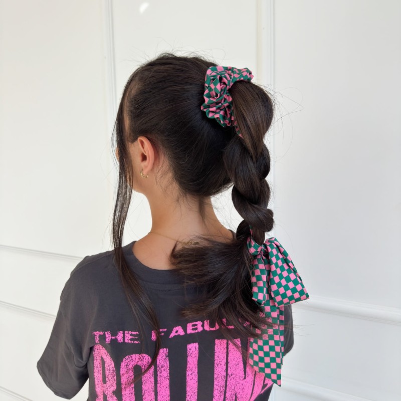 SCRUNCHIE PRZEWIĄZANA DŁUGĄ WSTĄŻKĄ LUPITA