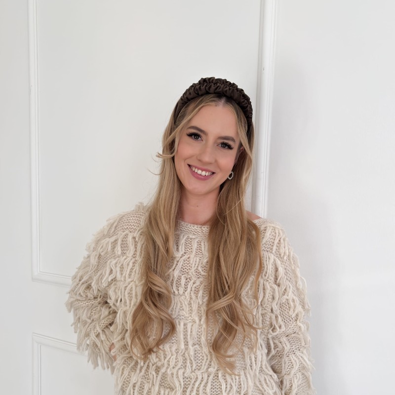 OPASKA MARSZCZONA WELUROWA CZEKOLADOWA