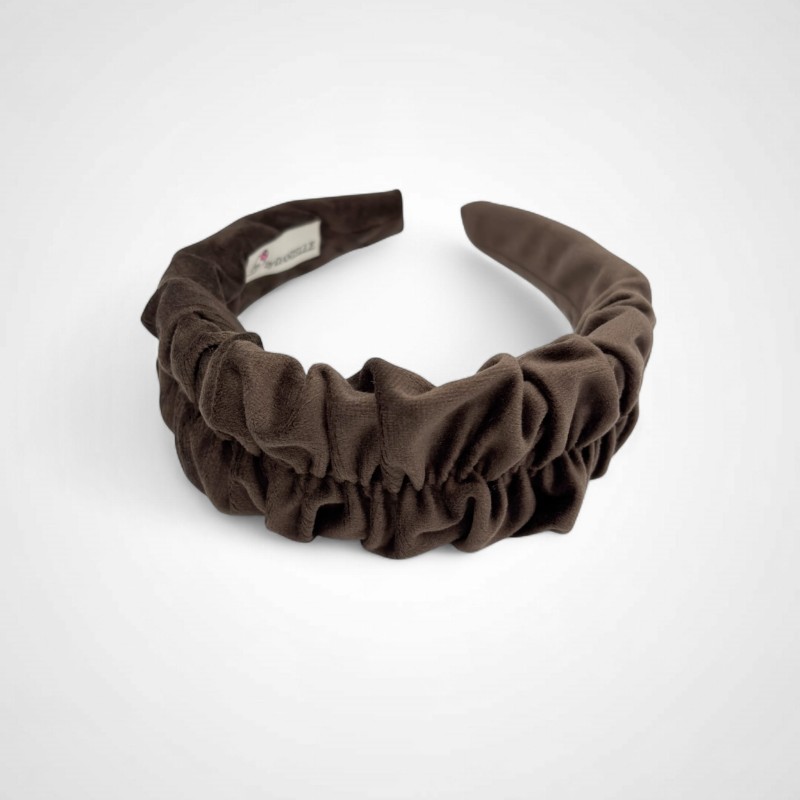 OPASKA MARSZCZONA WELUROWA CZEKOLADOWA