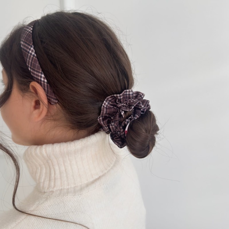 MEDIUM SCRUNCHIE FALBANKA DLA CIENKICH WŁOSÓW