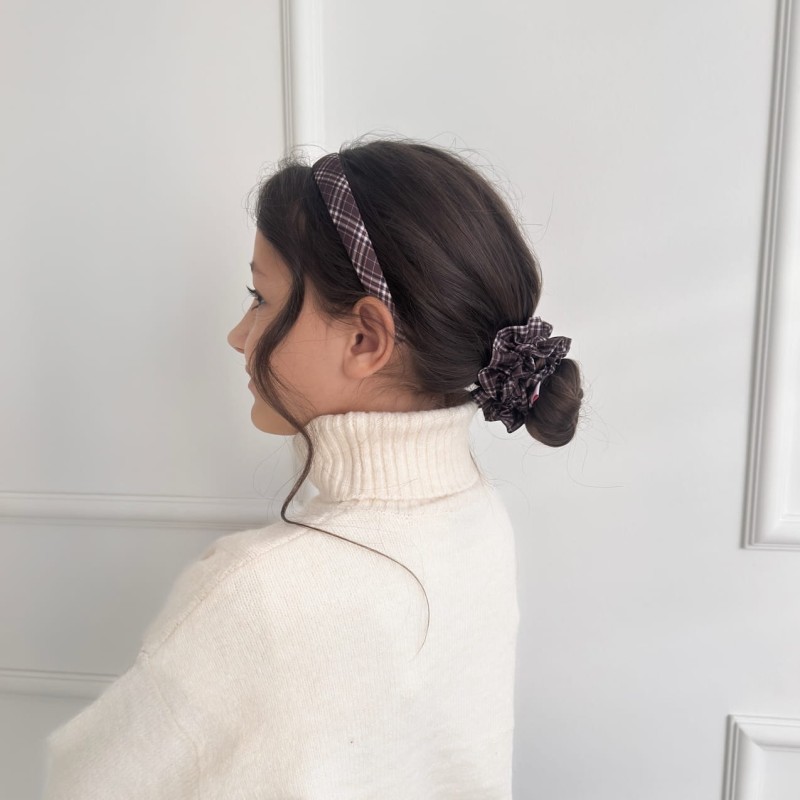 MEDIUM SCRUNCHIE FALBANKA DLA CIENKICH WŁOSÓW