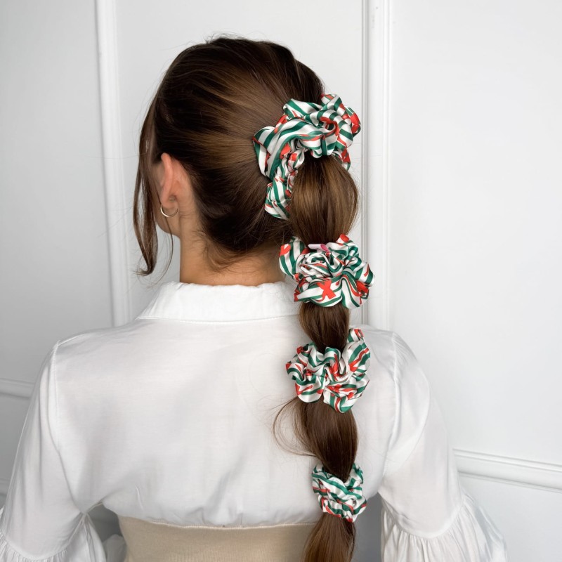 ZESTAW CZTERECH  ŚWIĄTECZNYCH SCRUNCHIE