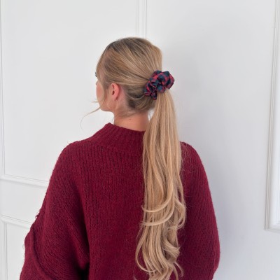 MEDIUM SCRUNCHIE MERRY ŚWIĄTECZNA KRATKA