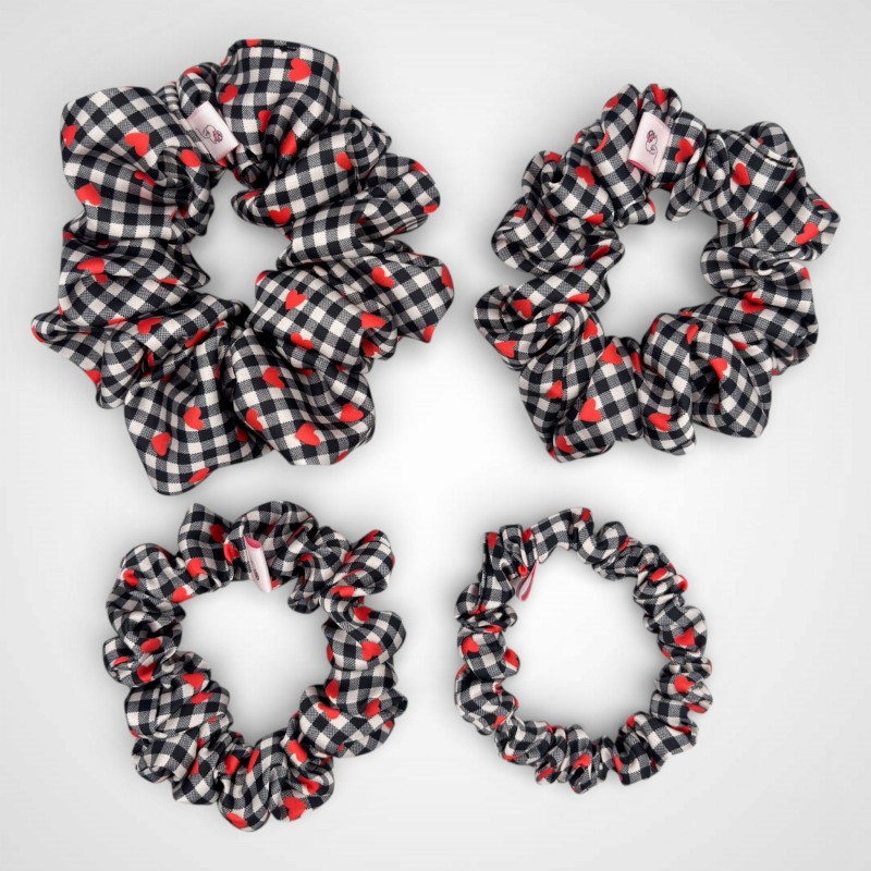 ZESTAW CZTERECH SCRUNCHIE AMOUR