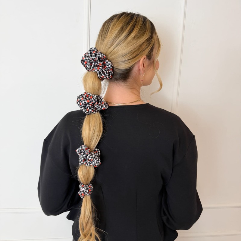 ZESTAW CZTERECH SCRUNCHIE AMOUR