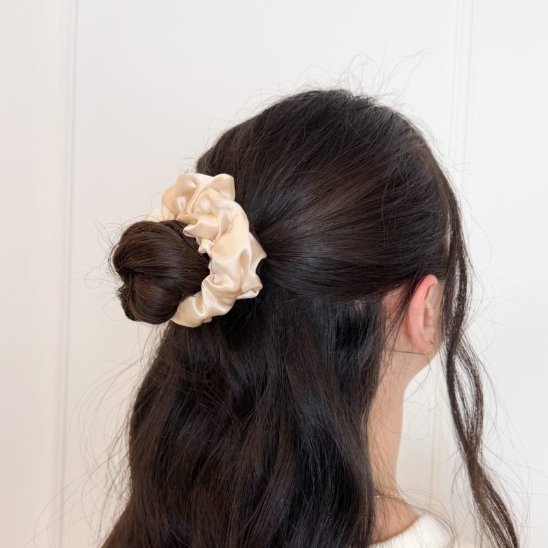 JEDWABNA SCRUNCHIE MEDIUM CREAM