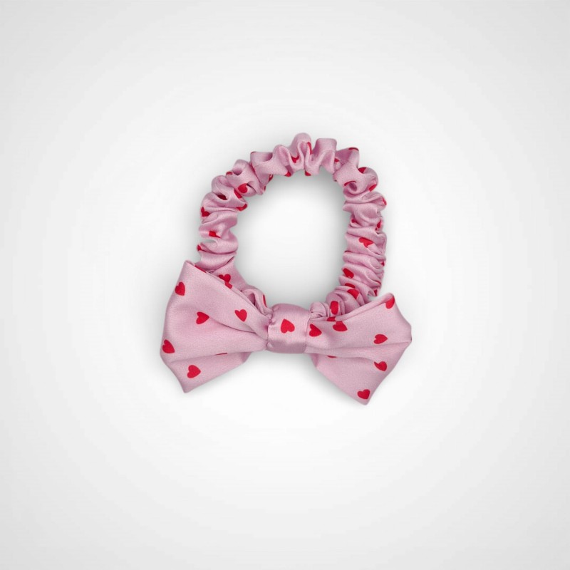 SCRUNCHIE Z KOKARDĄ MINI W CZERWONE SERDUSZKA