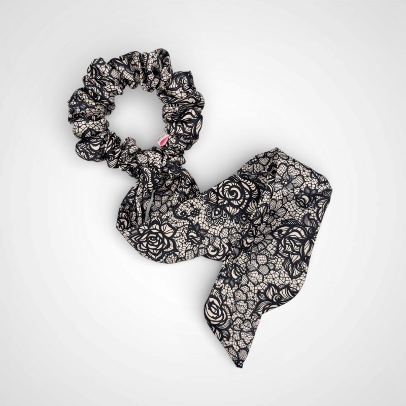 SCRUNCHIE PRZEWIĄZANA KRÓTKĄ WSTĄŻKĄ KORONKA