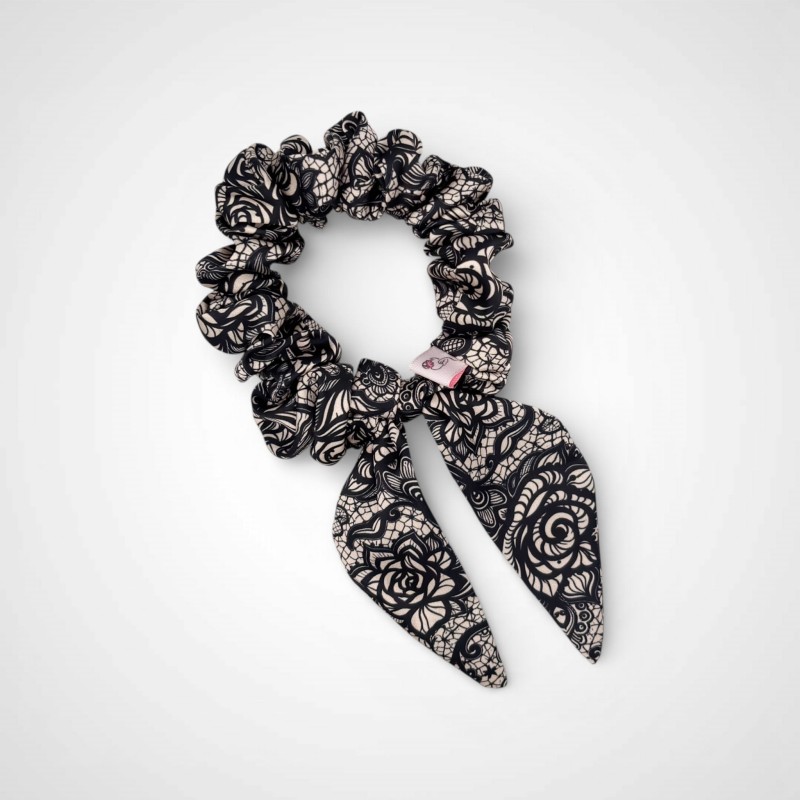 SCRUNCHIE Z UCHEM KORONKA
