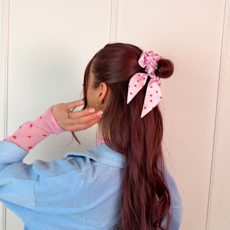SCRUNCHIE Z UCHEM PINK CRUSH CZERWONE SERDUSZKA