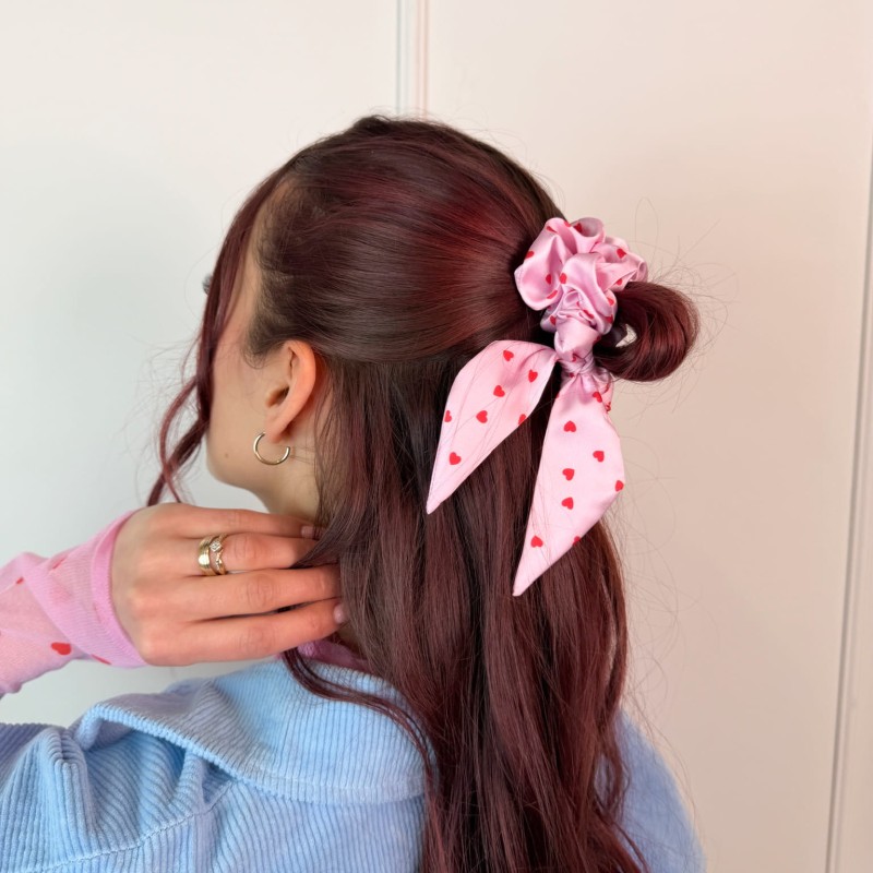 SCRUNCHIE Z UCHEM PINK CRUSH CZERWONE SERDUSZKA