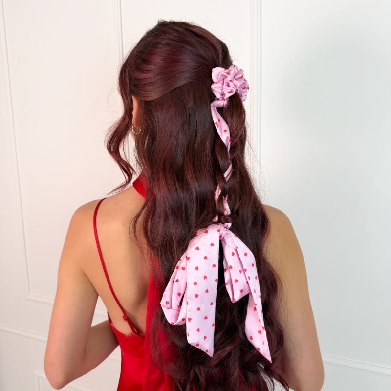 SCRUNCHIE DŁUGA WSTĄŻKA PINK CRUSH CZERWONE SERDUSZKA