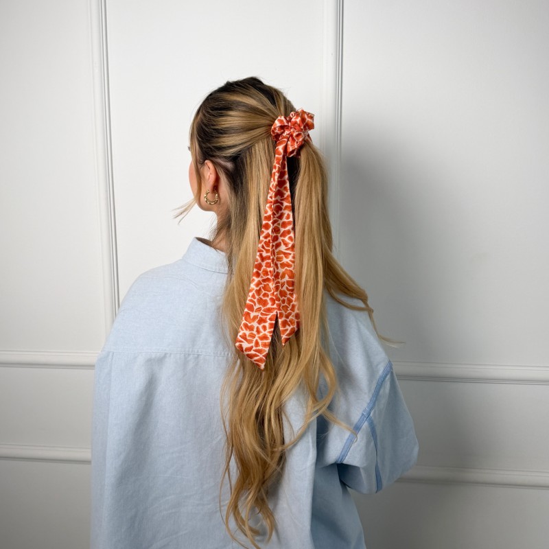 SCRUNCHIE PRZEWIĄZANA KRÓTKĄ WSTĄŻKA SAFARI