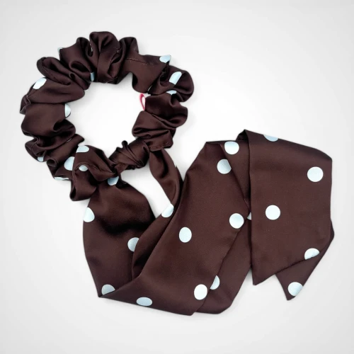 Gumka przewiązana krótką wstążką Polka Dots