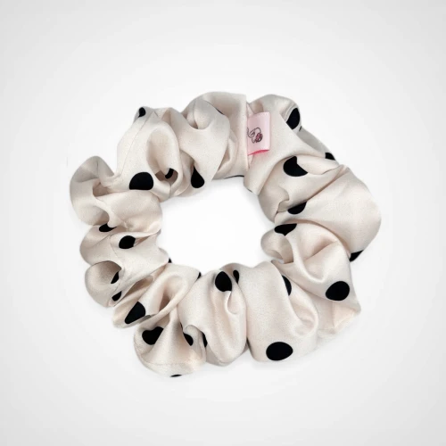 Gumka Medium Black Dots