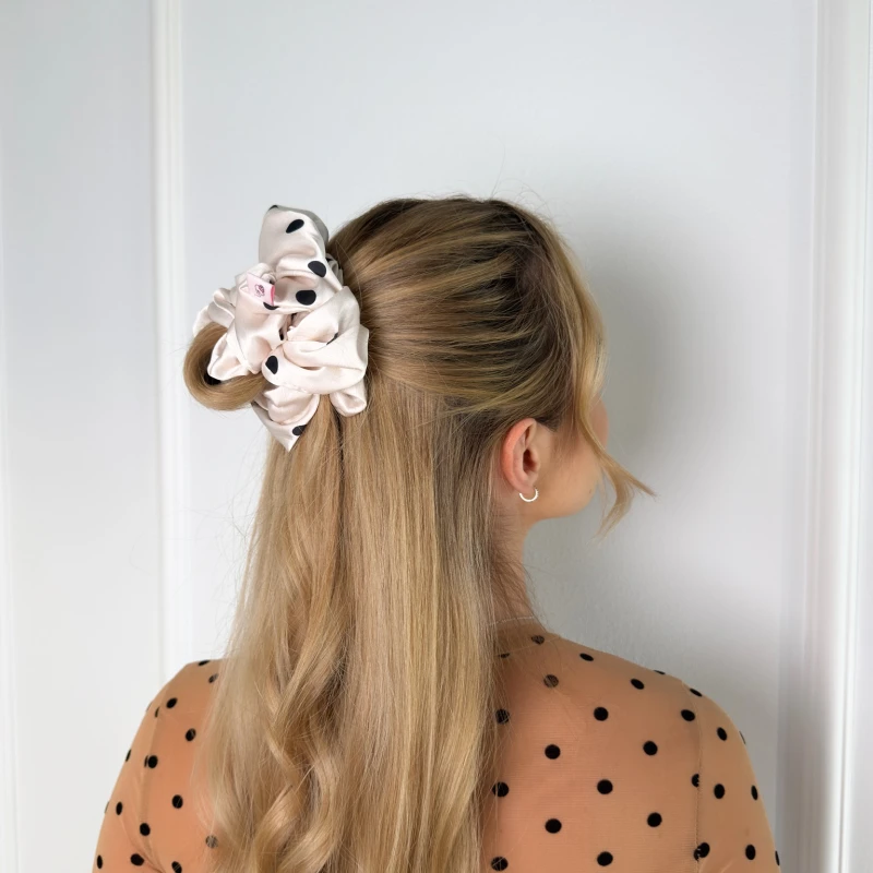 SCRUNCHIE XXL CZARNE KROPKI