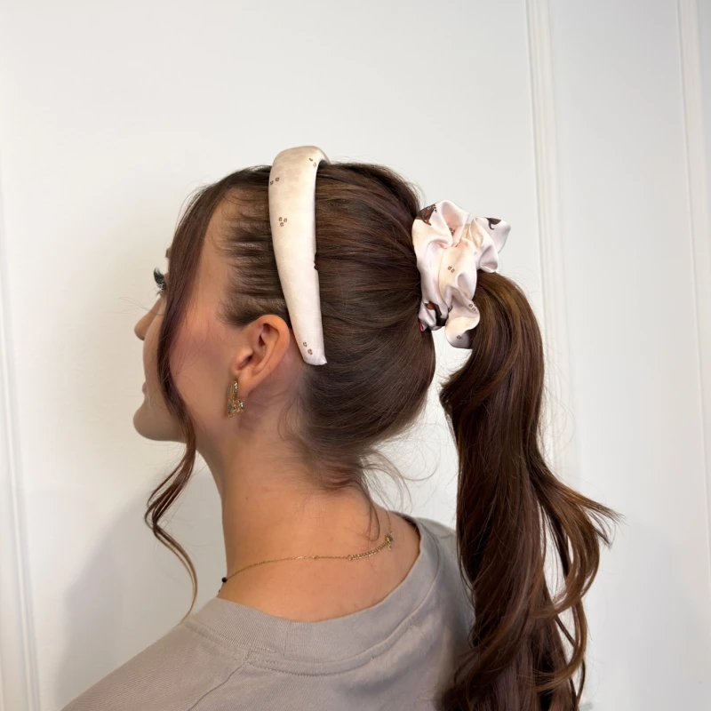 SCRUNCHIE MEDIUM JAMNICZEK