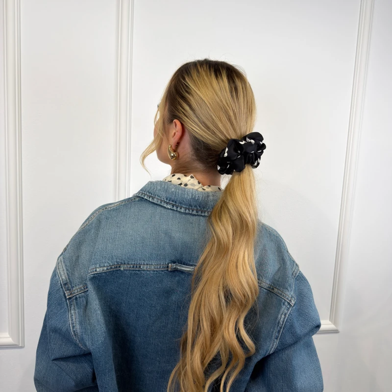 JEDWABNA SCRUNCHIE MEDIUM DOTTIE