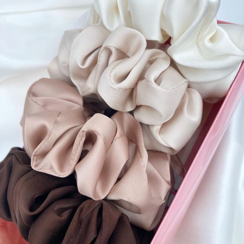 SMALL SCRUNCHIE CARMEL POPCORN SET