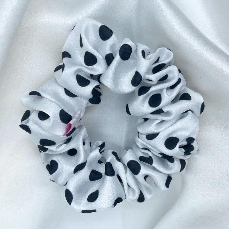 BIAŁA W CZARNE GROCHY