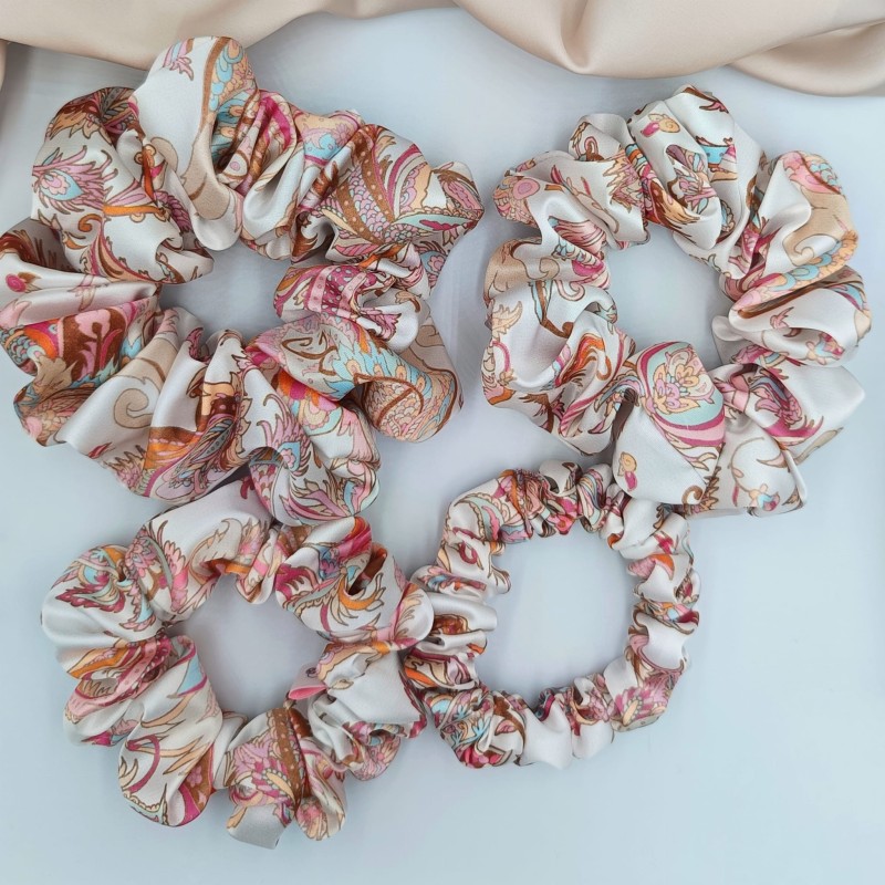 SET MIT VIER SCRUNCHIES COTTON CANDY