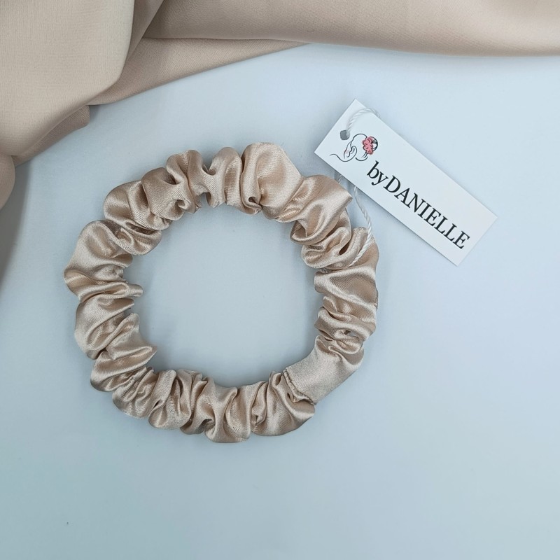 SET MIT VIER NUDE-GUMMIS