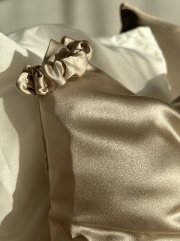 JEDWABNA POSZEWKA 40X40 + MINI SCRUNCHIE