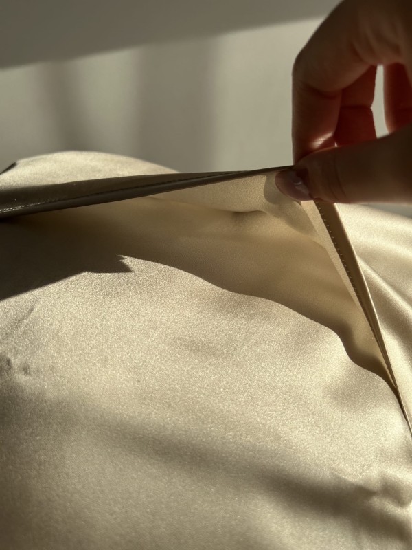 SEIDENKISSENBEZUG 40X40 + MINI-HAARBAND