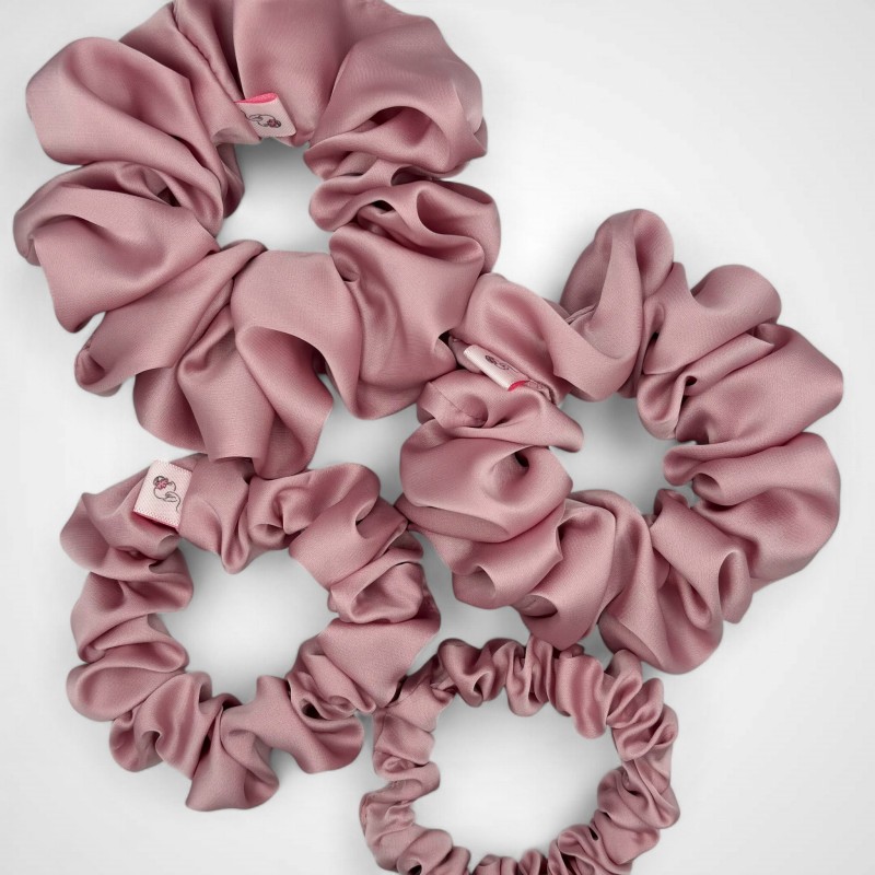 SET MIT VIER SCRUNCHIES IN BLUSH PINK