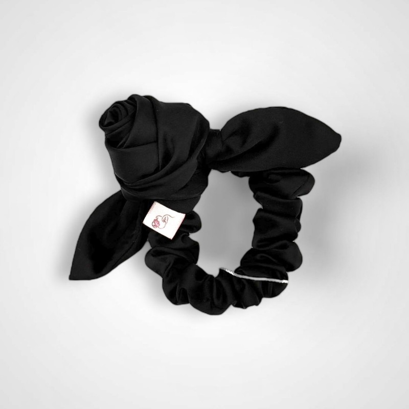 SCRUNCHIE + ROSE BLACK ROSE