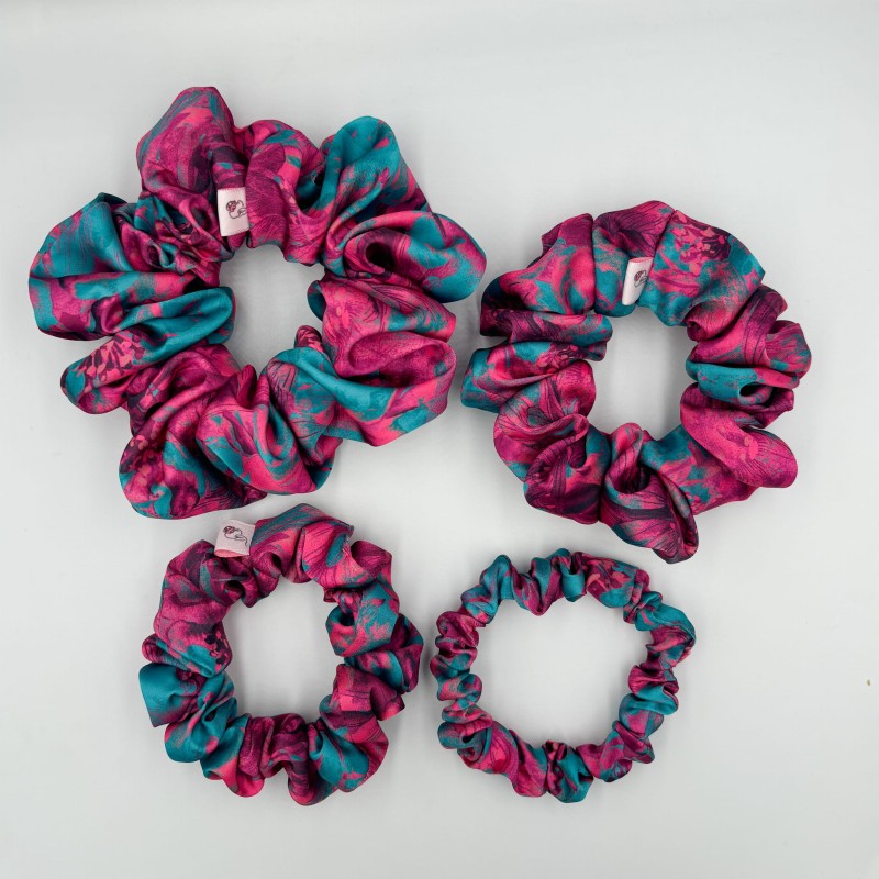 SET MIT VIER SCRUNCHIES IN ROSA
