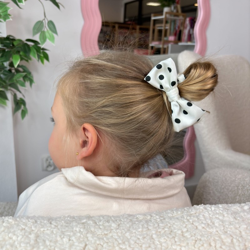 SCRUNCHIE MIT SCHLEIFE MINI BLACK DOTS