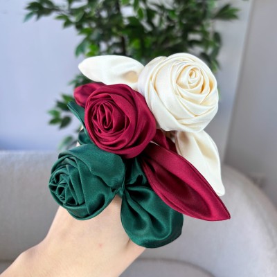 JEDWABNA RÓŻA SZMARAGD