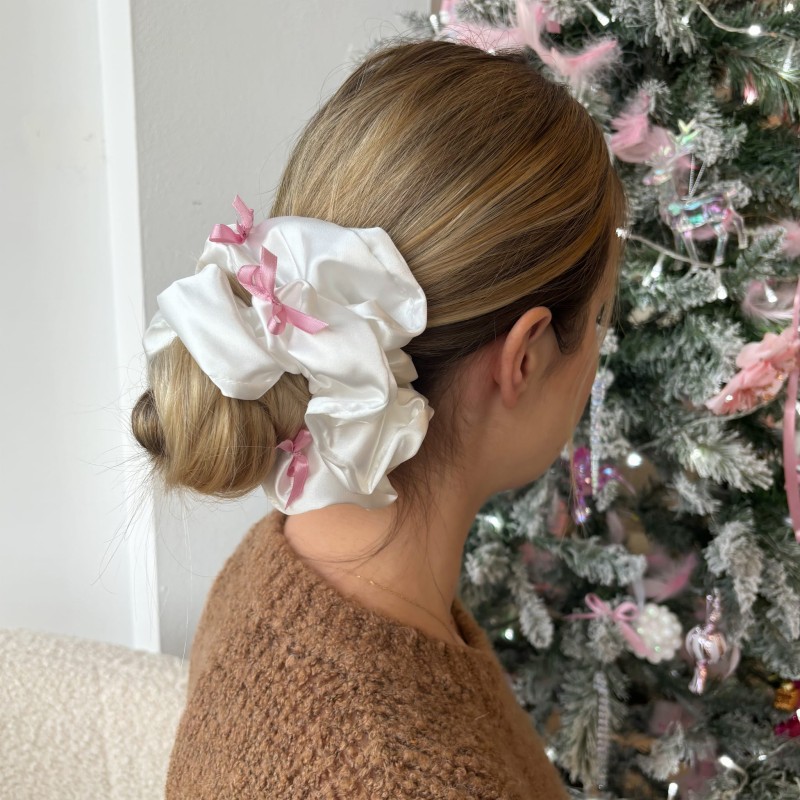 SCRUNCHIE XXL BUNNY Z RÓŻOWYMI KOKARDKAMI