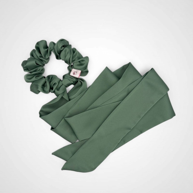 SCRUNCHIE PRZEWIĄZANA DŁUGĄ WSTĄŻKĄ SZAŁWIA
