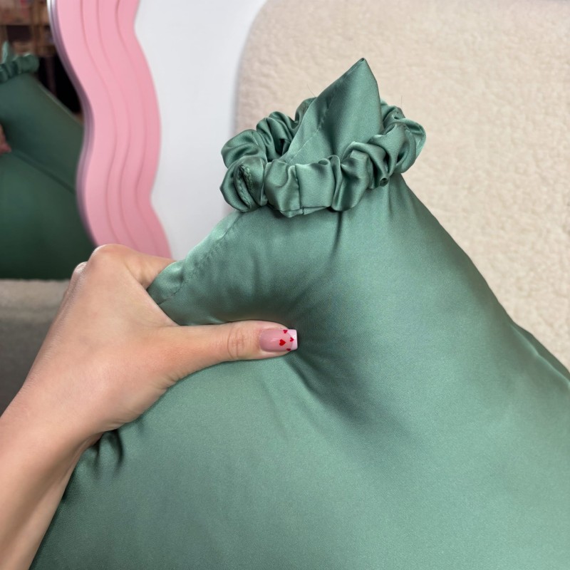 SATIN-KISSENBEZUG + MINI-HAARBAND SALBEI