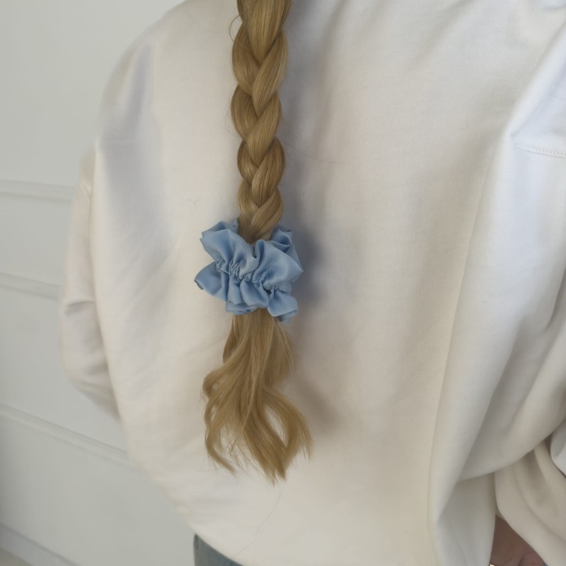 SCRUNCHIE MAXI SKY MIT RÜSCHEN