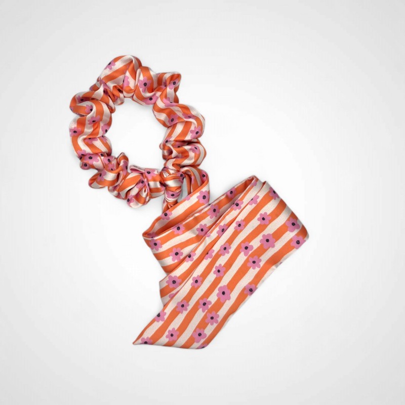 SCRUNCHIE PRZEWIĄZANA KRÓTKĄ WSTĄŻKĄ