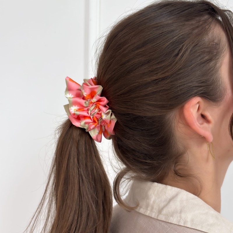 SCRUNCHIE MAXI MARGARETKA MIT RÜSCHEN