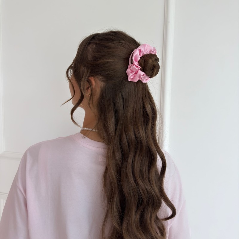 SMALL SCRUNCHIE BUBBLEGUM