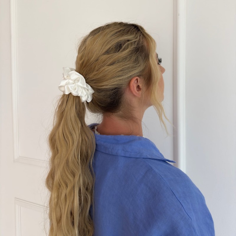 MEDIUM SCRUNCHIE VANILLA