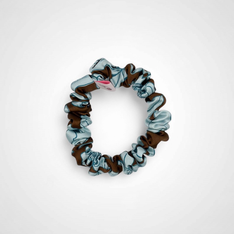 JEDWABNA MINI GUMKA BRĄZOWA W NIEBIESKIE KWIATY