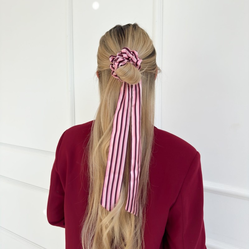 SCRUNCHIE MIT KURZEM BAND IN ROSA UND BORDEAUX